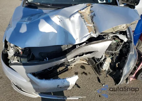 2010 Toyota Corolla Base z USA, uszkodzony, nr VIN 2T1BU4EE2AC285803